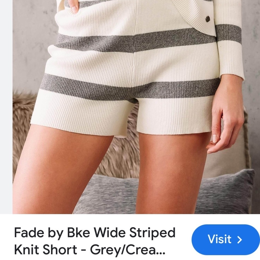 Fade By BKE Buckle Knit Short White and grey stripe NWOT sweater S w♥️75 Sz0795